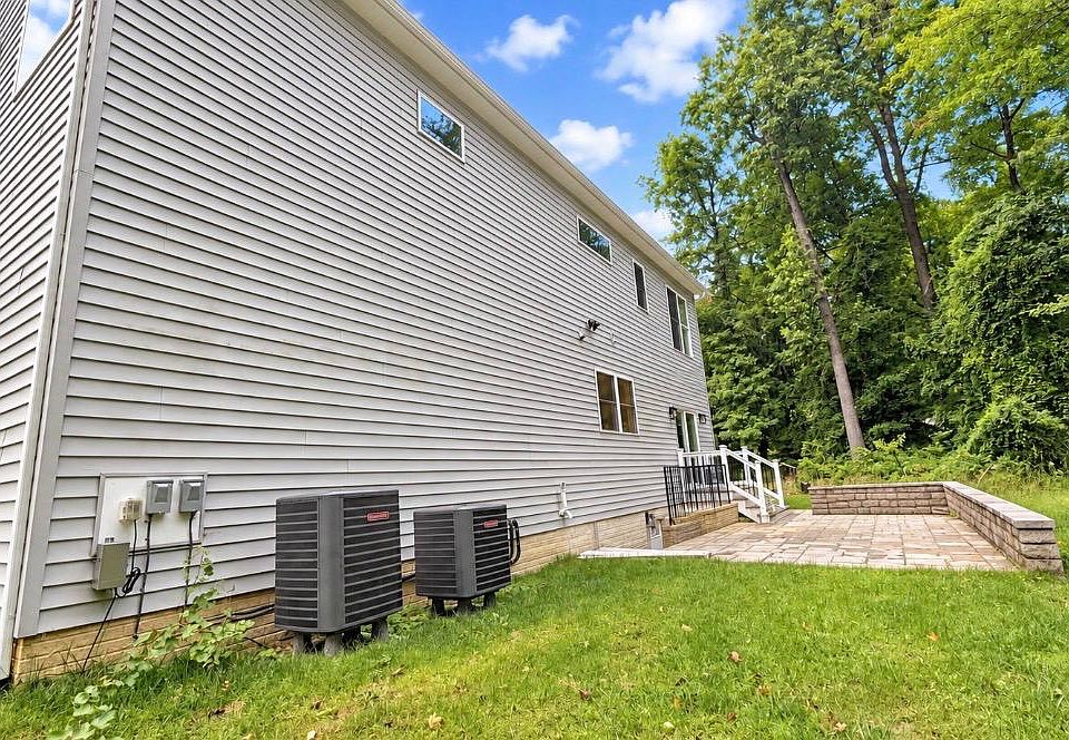 2nd image of 1005 Gladway Rd