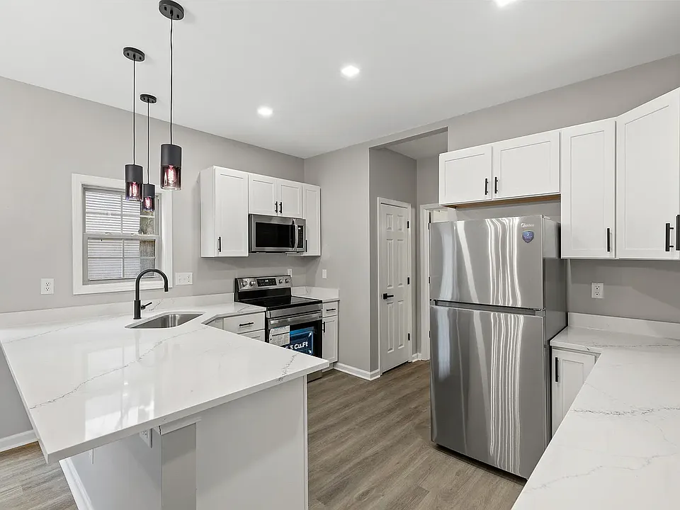 3715 Lochdale Ter