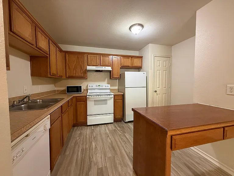 630 Schmitz Ave #5 — Photo 6
