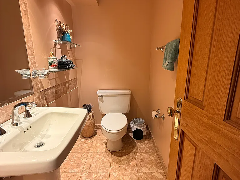 2763 Locust Dr — Photo 8
