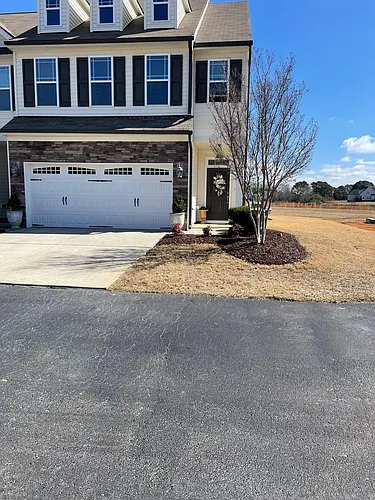 279 Wembley Dr Photo 1