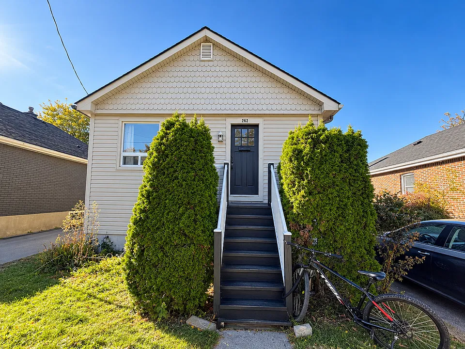 262 Macdonnell St