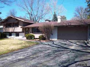 11016 Hilltop Ave, Omaha, NE 68164