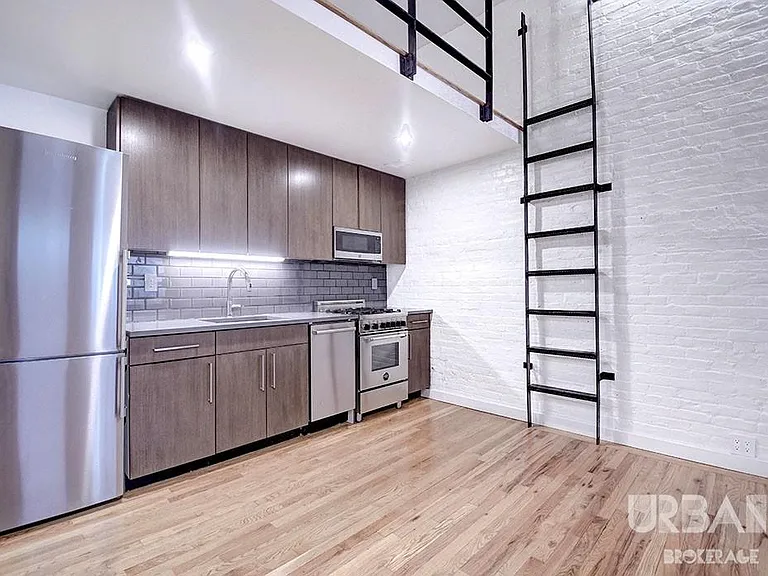 123 Bank St #560 — Photo 3