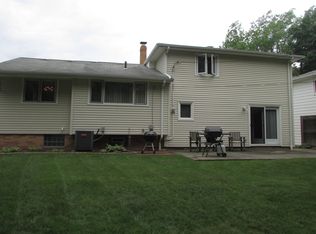 6453 Hamden Rd, Parma Heights, OH 44130