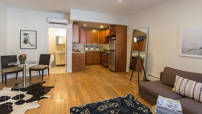 Sold by Garfield Realty  | media 4