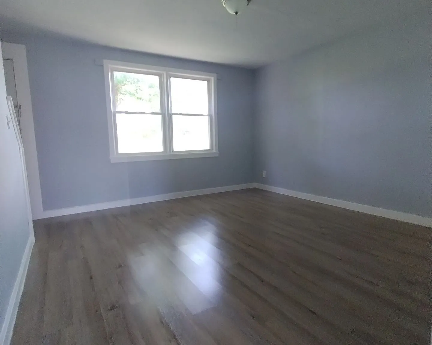 Spacious 2 Bedroom Apartment For Rent Now In Tonawanda — Photo 3