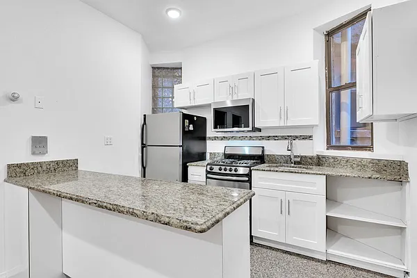 Rented by Cooper & Cooper Real Estate | media 18