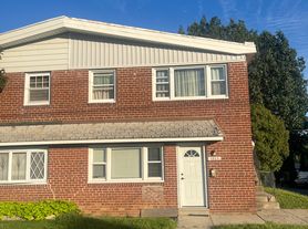 1326 E Upsal St, Philadelphia, PA
