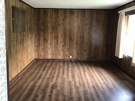5th image of 7808 Scott Ln
