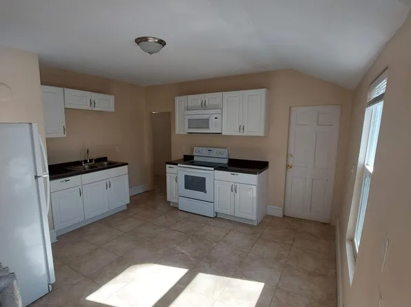 217-219 Oakland St, Springfield, MA 01108