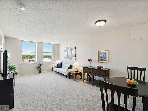 2nd image of 900 N Taylor St APT 1509