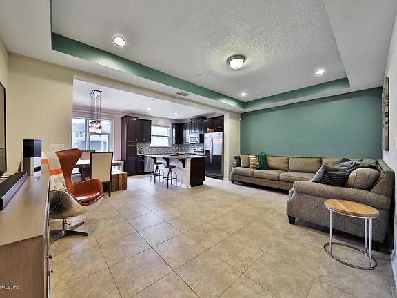 3rd image of 38 La Paz Way