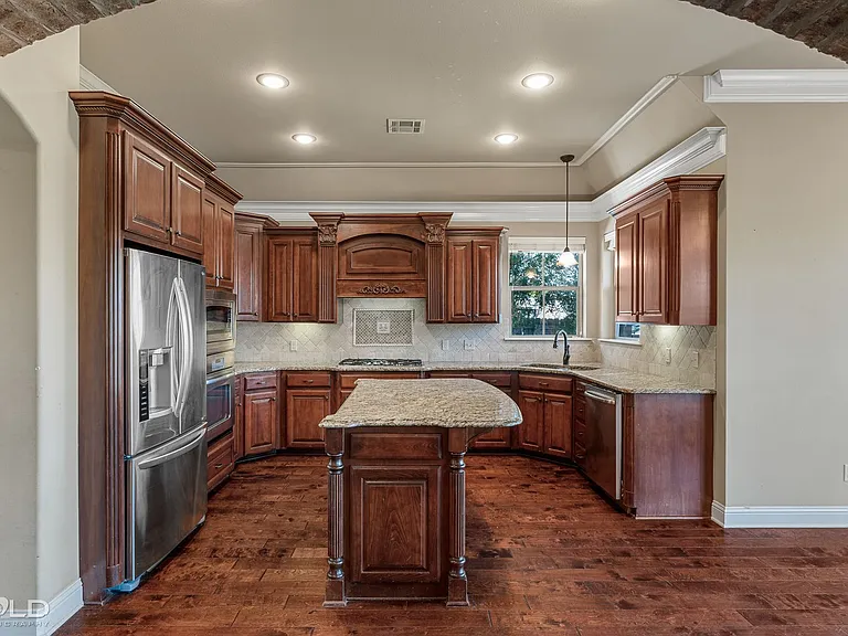 214 Danielle Dr — Photo 4