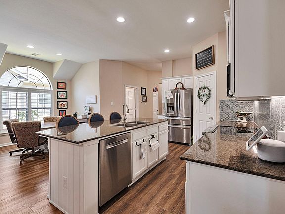 5th image of 12503 Ravensway Center Dr Unit 410