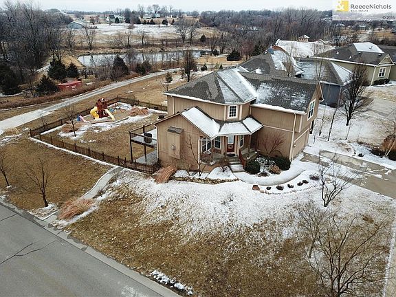 3rd image of 12135 Pine Valley Dr
