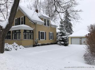 27 Dexter Ave, Auburn, ME 04210