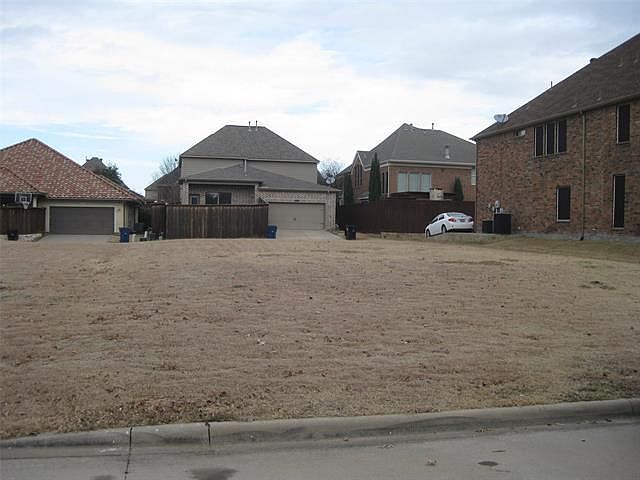 1st image of 2328 Chenault Dr