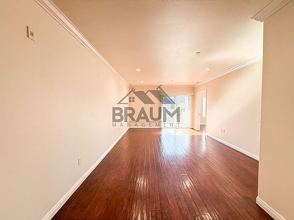 3rd image of 332 S Virgil Ave APT 302