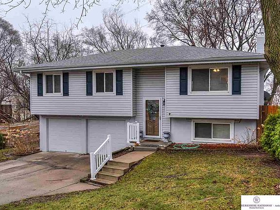 3rd image of 8515 Citta Dr