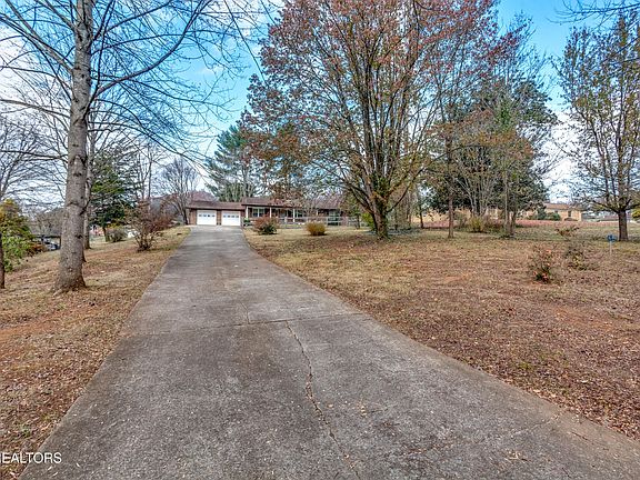 4th image of 5909 Green Valley Dr