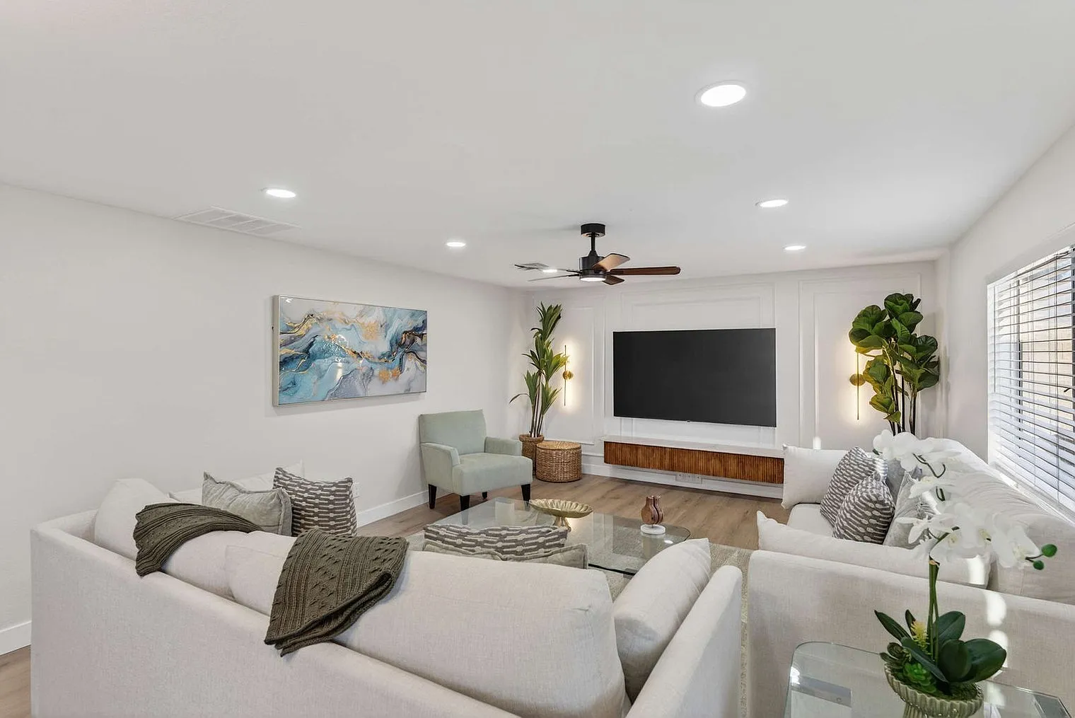 4 bed, 2.0 bath, $7,763 — Photo 1