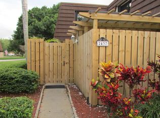 2437 24th Ln, Palm Beach Gardens, FL 33418