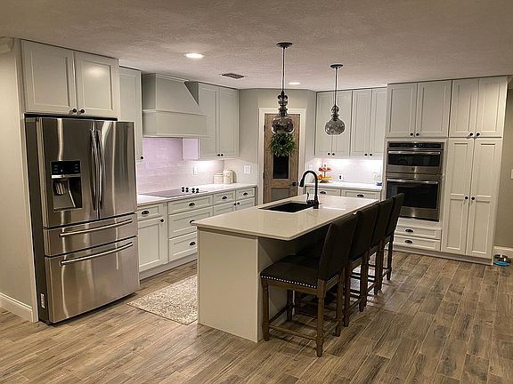 3rd image of 1204 Grey Fox Hollow Dr