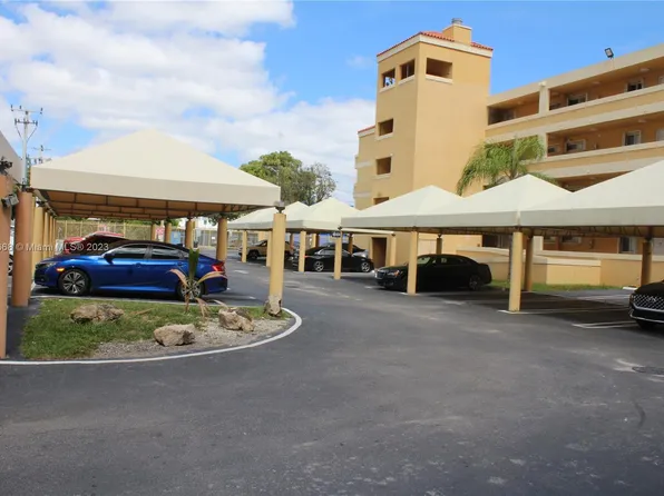 269 NW 7th St APT 320J, Miami, FL 33136