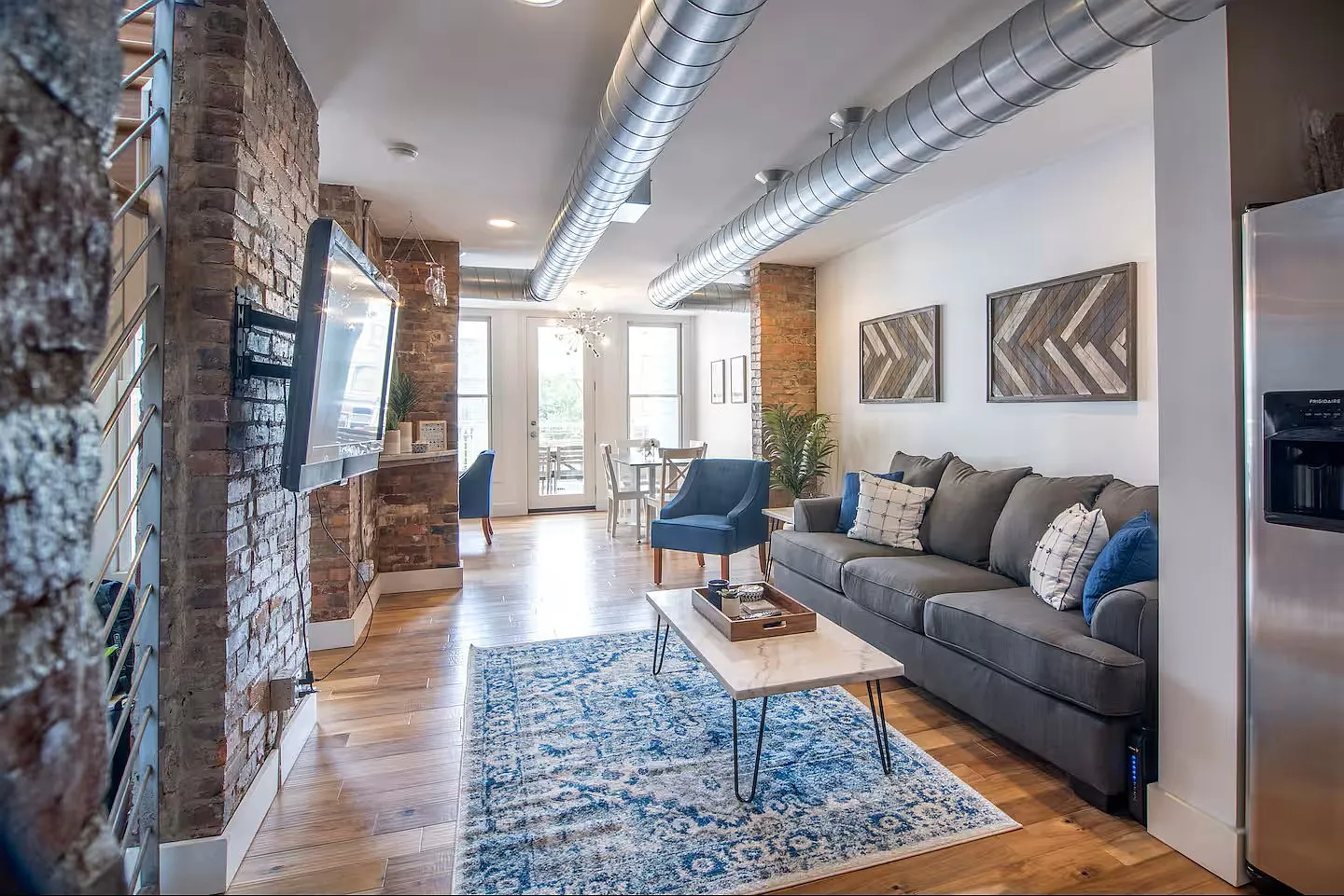 1 bed, 1.5 bath, 811 sqft, $2,200 — Photo 4