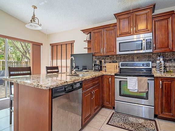 5th image of 1217 NW 125th Ter