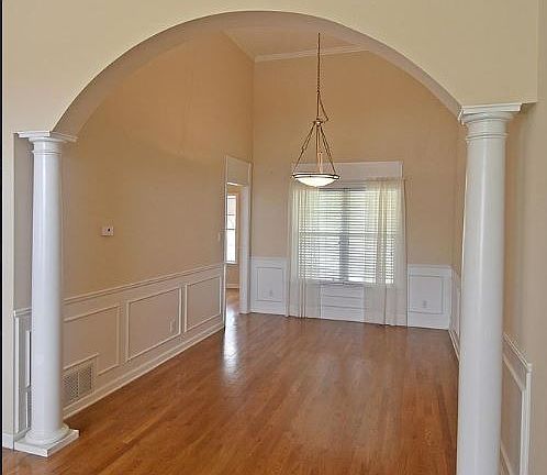 3rd image of 7323 Lauren Ln