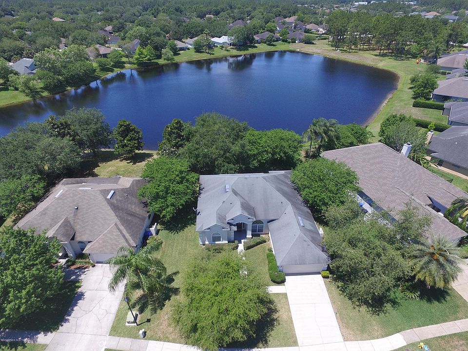 1st image of 545 E Silverthorn Ln
