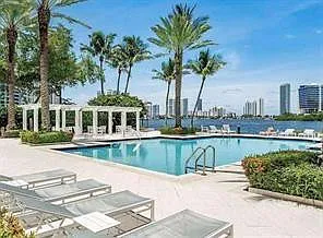 2 bed, 2.0 bath, 1077 sqft, $4,200 — Photo 4