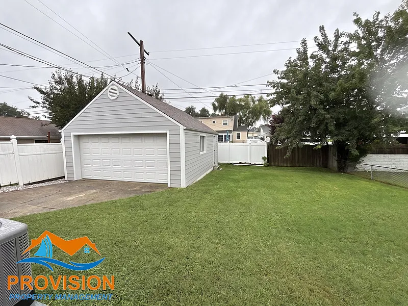 2 bed, 1.5 bath, 1215 sqft, $1,950 — Photo 3