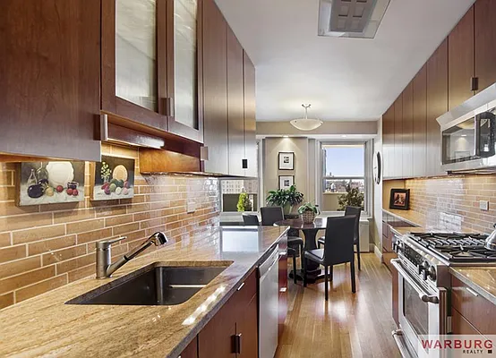 Sold by Warburg | media 23