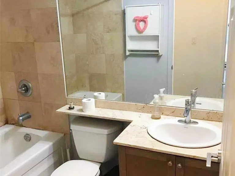 736 Spadina Ave #302 — Photo 13