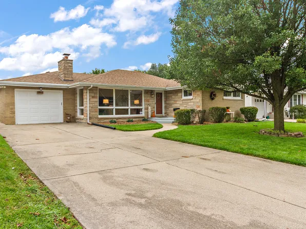 1303 Marla Ter, Bradley, IL 60915