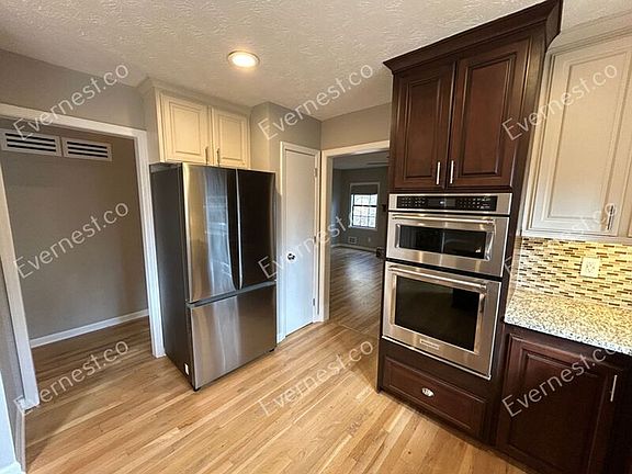 4th image of 250 Trailmore Ct