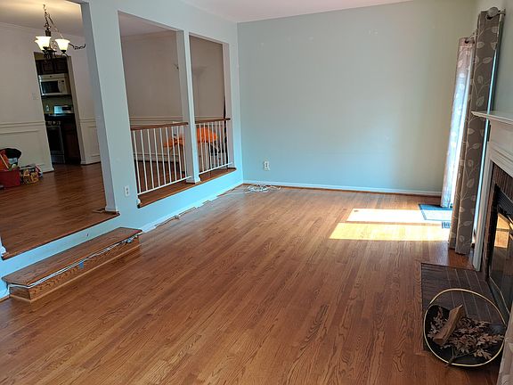 4th image of 7138 Lake Cove Dr