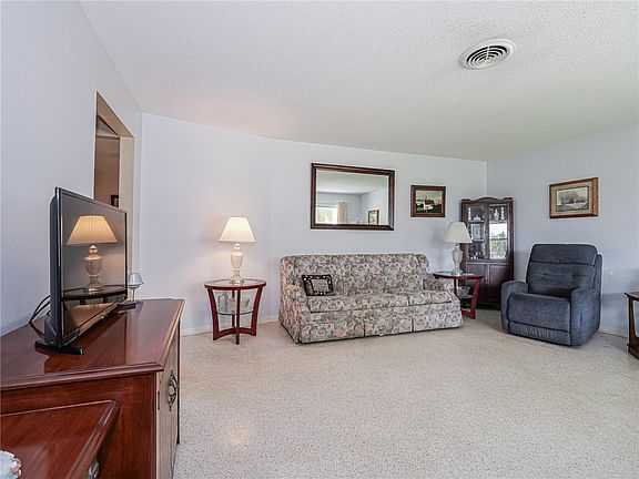4th image of 731 16th Ave