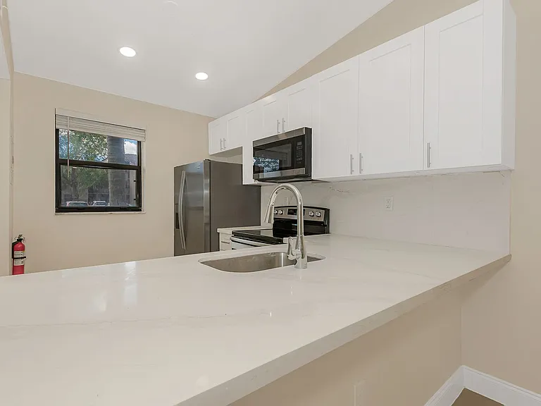 9951 Nob Hill Pl — Photo 13
