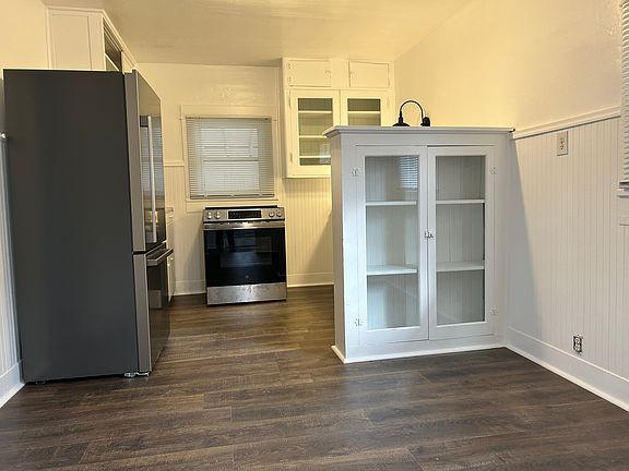4th image of 1320 Victorian Plaza Cir