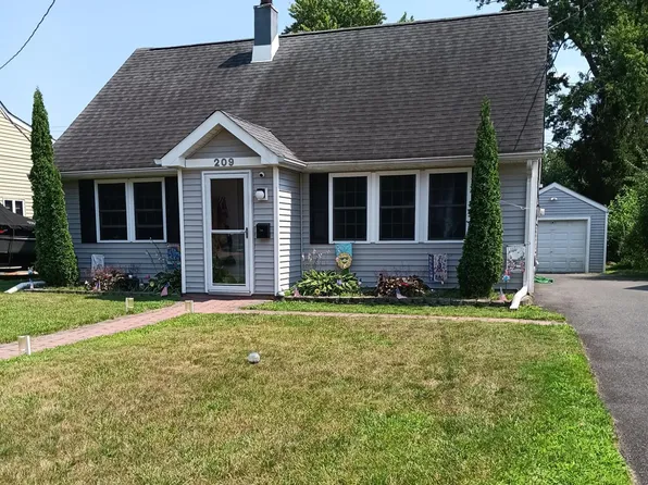 209 Eaton Ave, Hamilton, NJ 08619