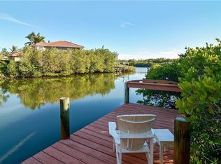 101 Aqua Ra Dr, Jensen Beach, FL 34957