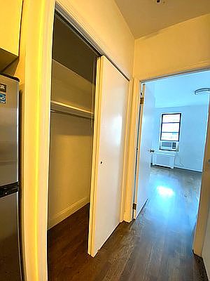 3rd image of 226 E 89th St #20