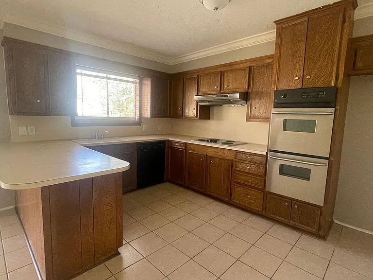 1321 Carnegie Dr — Photo 6
