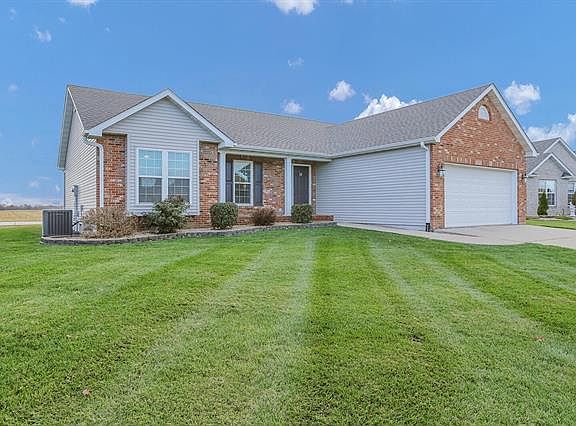 2nd image of 14 Oakshire Dr W