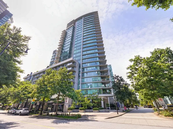 1616 Bayshore Dr #1903, Vancouver, BC V6G 3L1