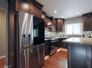 8517 Burt St, Omaha, NE 68114